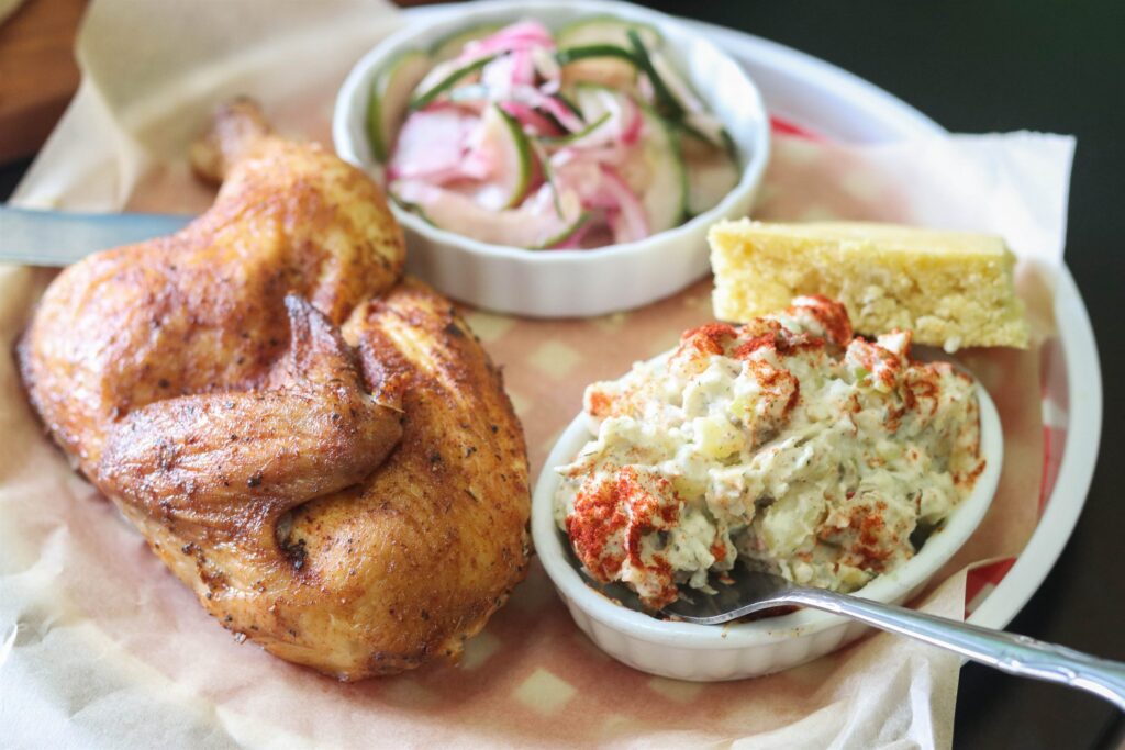 Black Bear BBQ: smoked chicken plate