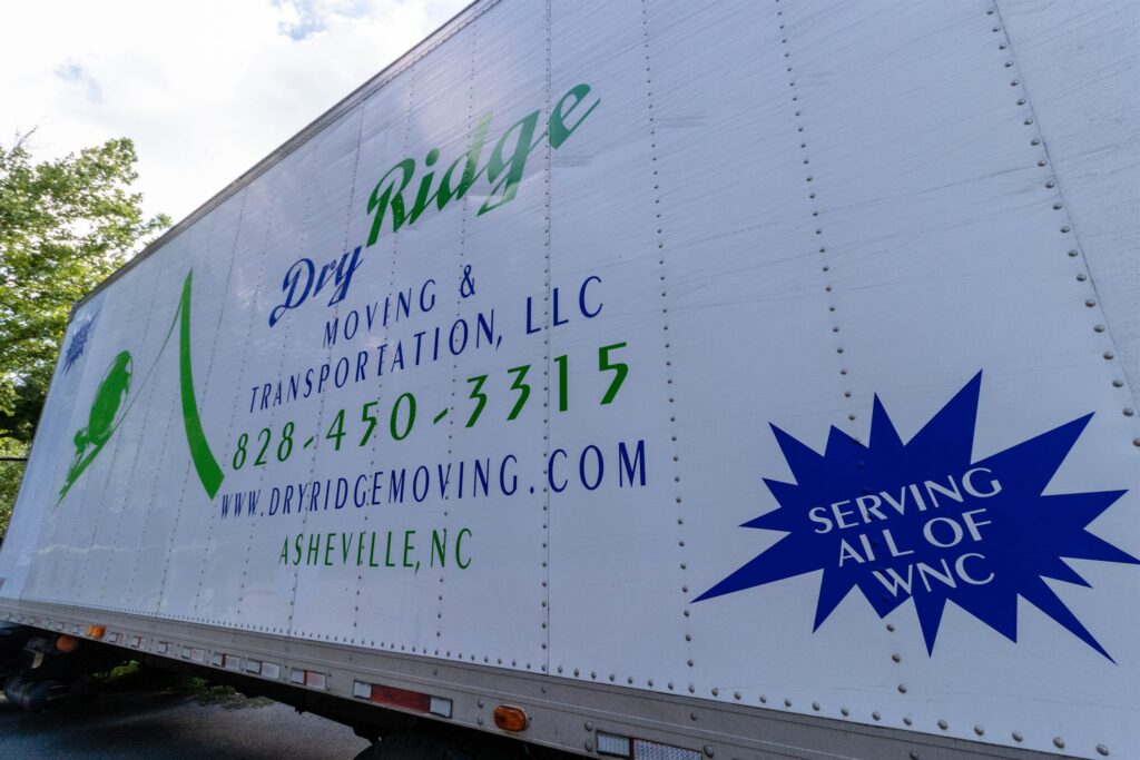 Dry Ridge Moving: truck detail