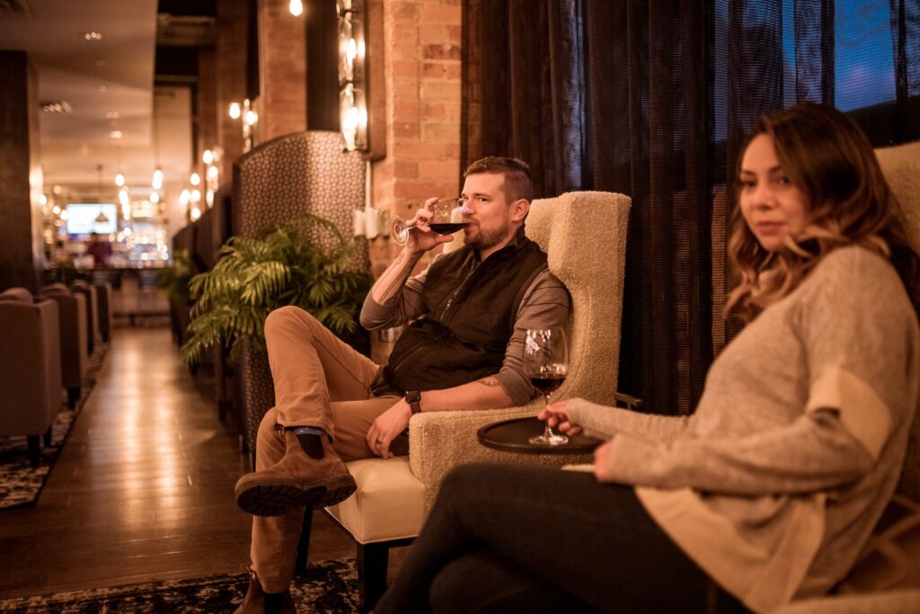 The Foundry Hotel: lounge wine