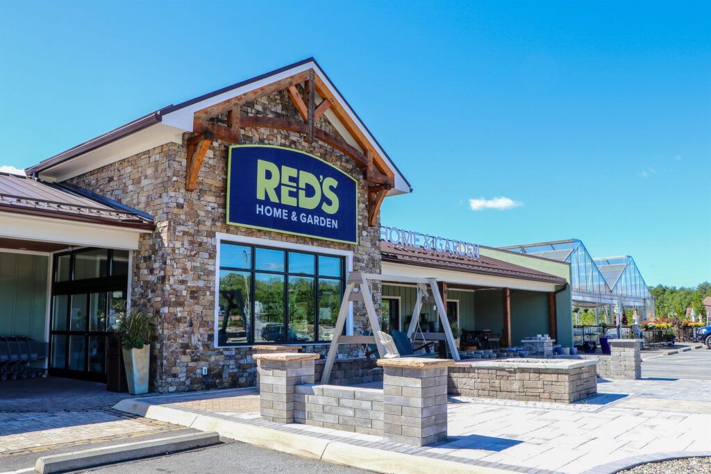 Red's Home & Garden: storefront